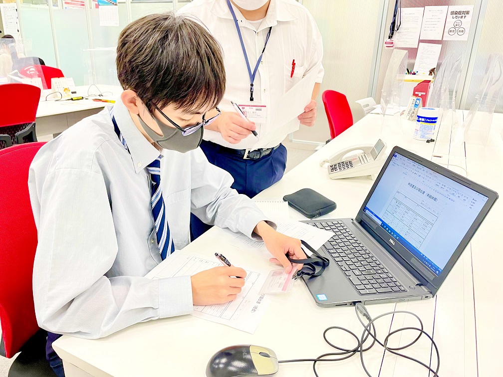 報告書研修の様子
